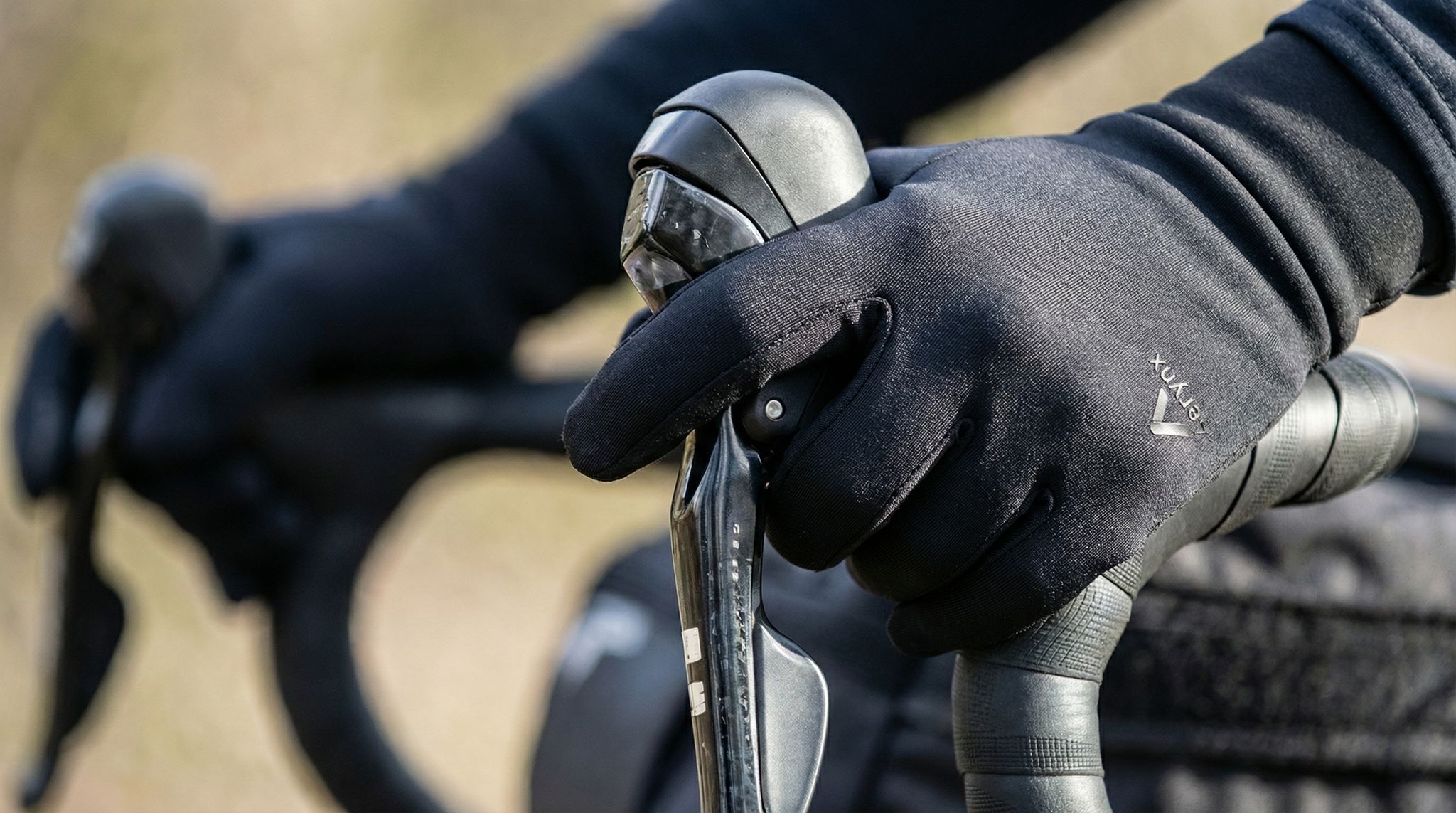 Aerynx X1 Lite — in-use detail
